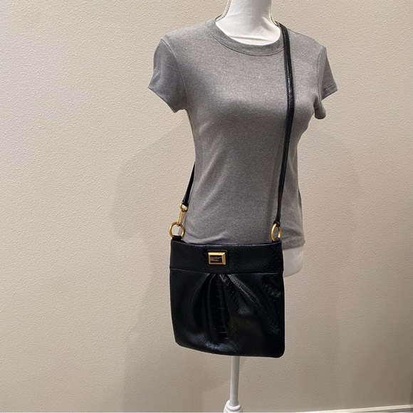 Marc Jacob Crossbody PVC Snakeskin Print EUC - Picture 1 of 11
